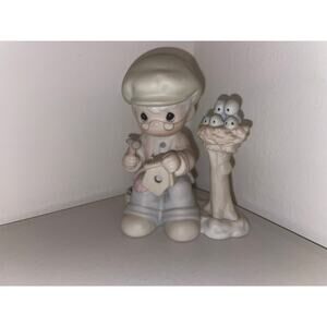 Precious Moments Figurine‎ PM921 "Only Love Can Make A Home" 1991 4" Enesco